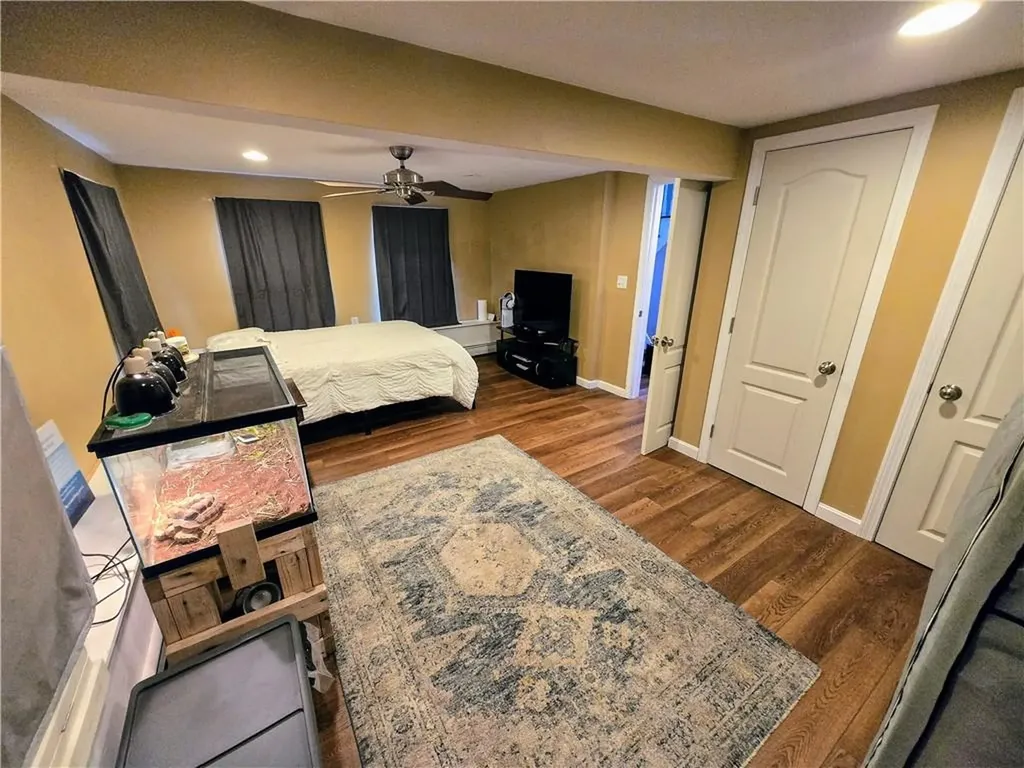 383 Massasoit Avenue East Providence RI 02914