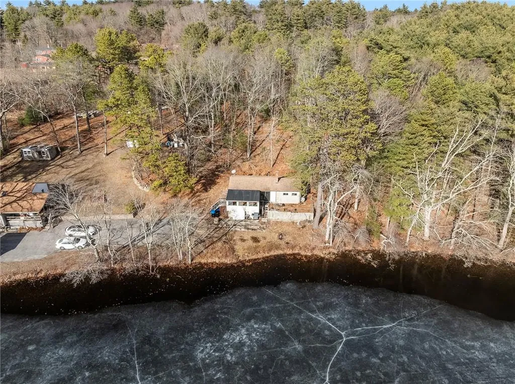 18 Tarklin Pond Drive North Smithfield RI 02896