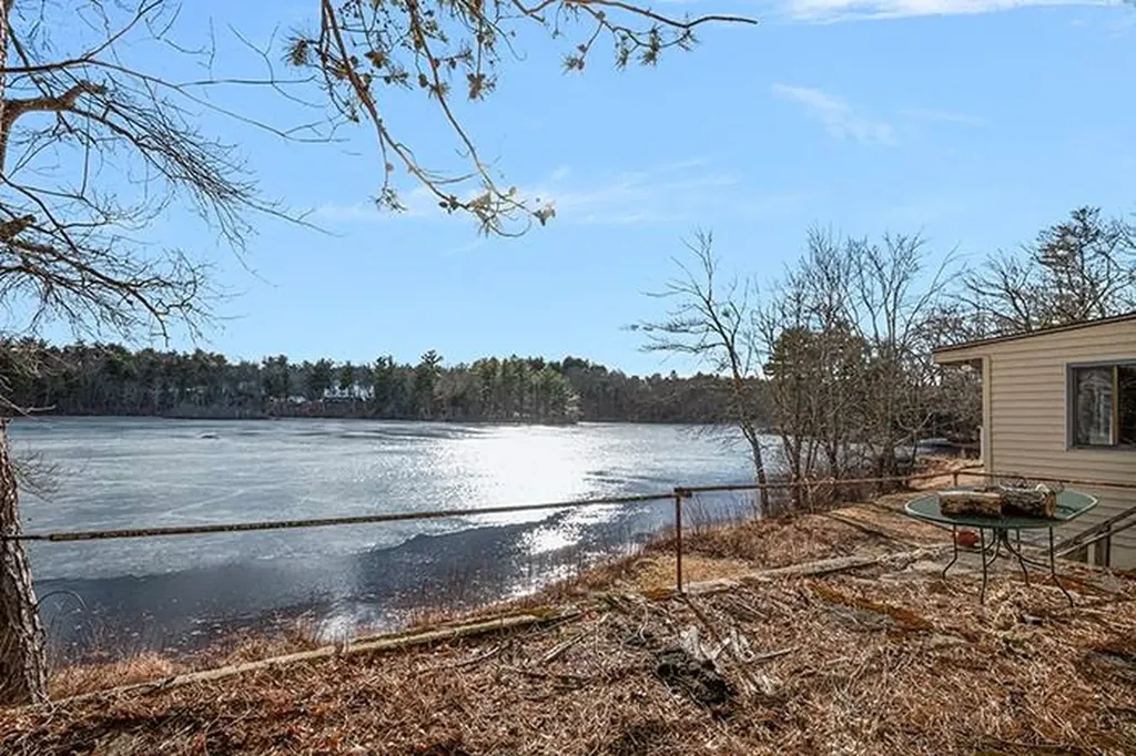 18 Tarklin Pond Drive North Smithfield RI 02896