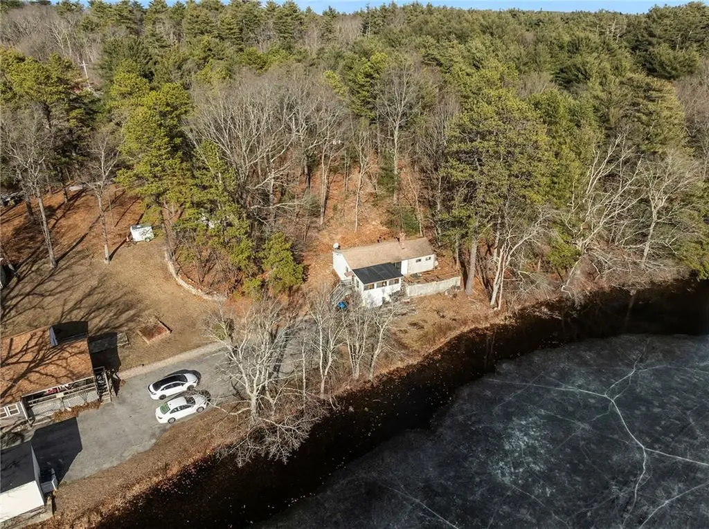 18 Tarklin Pond Drive North Smithfield RI 02896