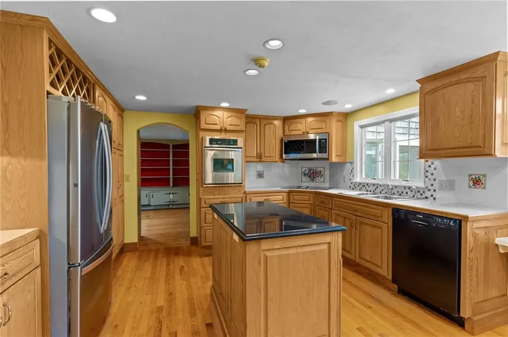 41 Ann Avenue Portsmouth RI 02871