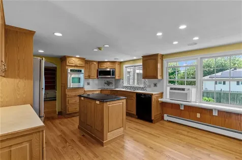 41 Ann Avenue Portsmouth RI 02871