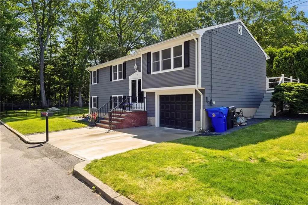 5 Sudbury Street North Providence RI 02904