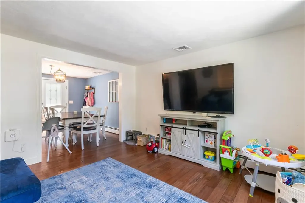 5 Sudbury Street North Providence RI 02904