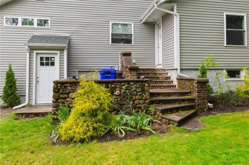 27 Aberdeen Street West Warwick RI 02893