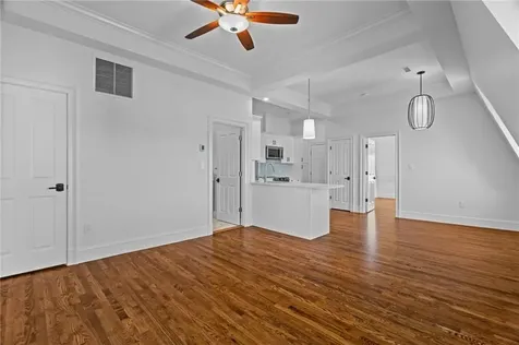 18 State Street Bristol RI 02809