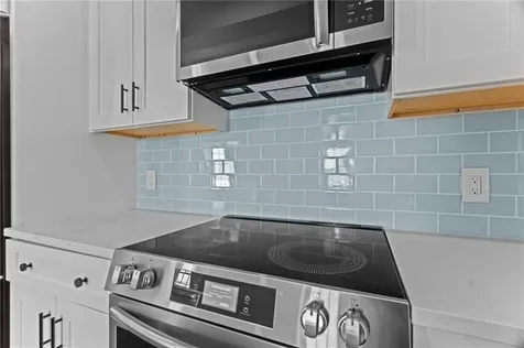 18 State Street Bristol RI 02809