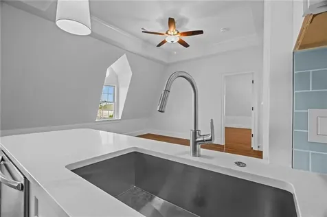 18 State Street Bristol RI 02809