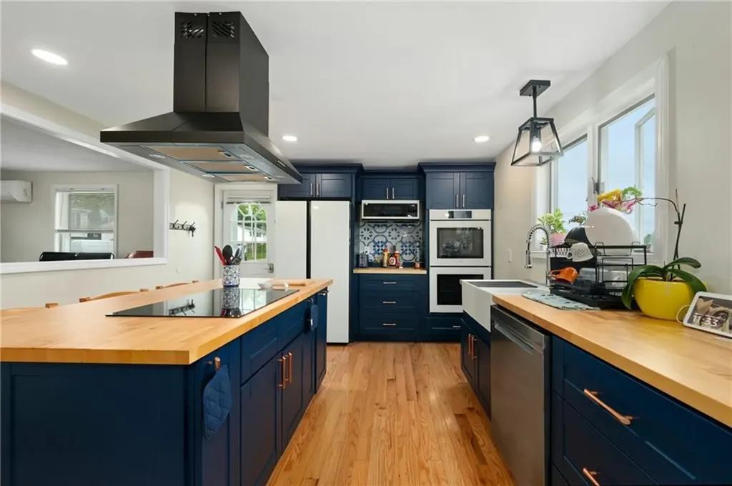 73 Vineyard Avenue Cumberland RI 02864