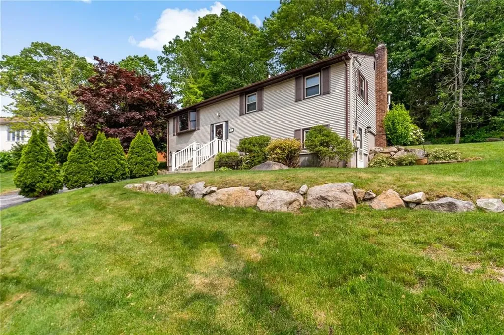17 Carolyn Drive West Warwick RI 02893