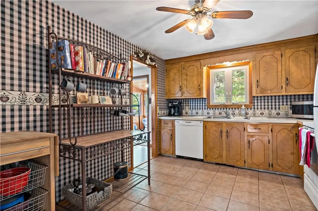 17 Carolyn Drive West Warwick RI 02893