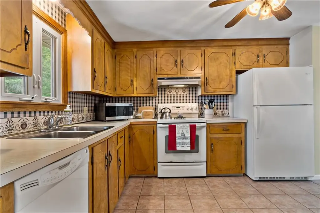 17 Carolyn Drive West Warwick RI 02893
