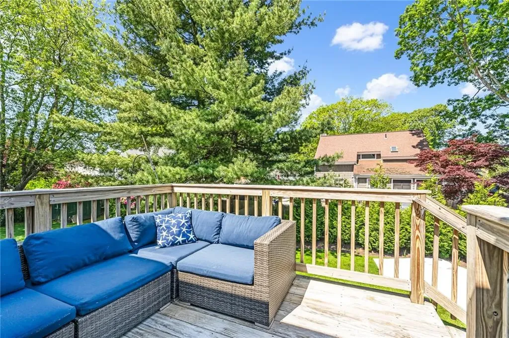86 Inkberry Trail Narragansett RI 02882