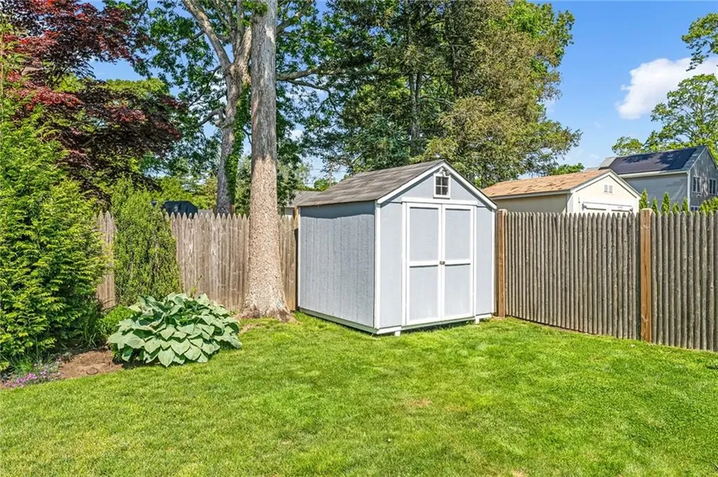 86 Inkberry Trail Narragansett RI 02882