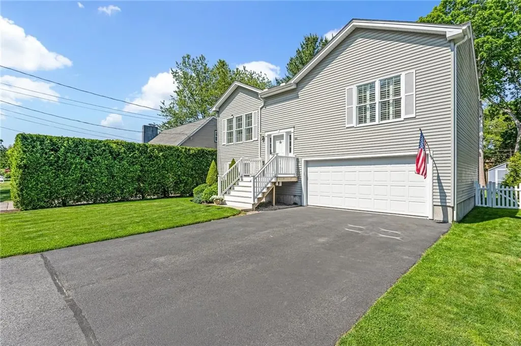 86 Inkberry Trail Narragansett RI 02882