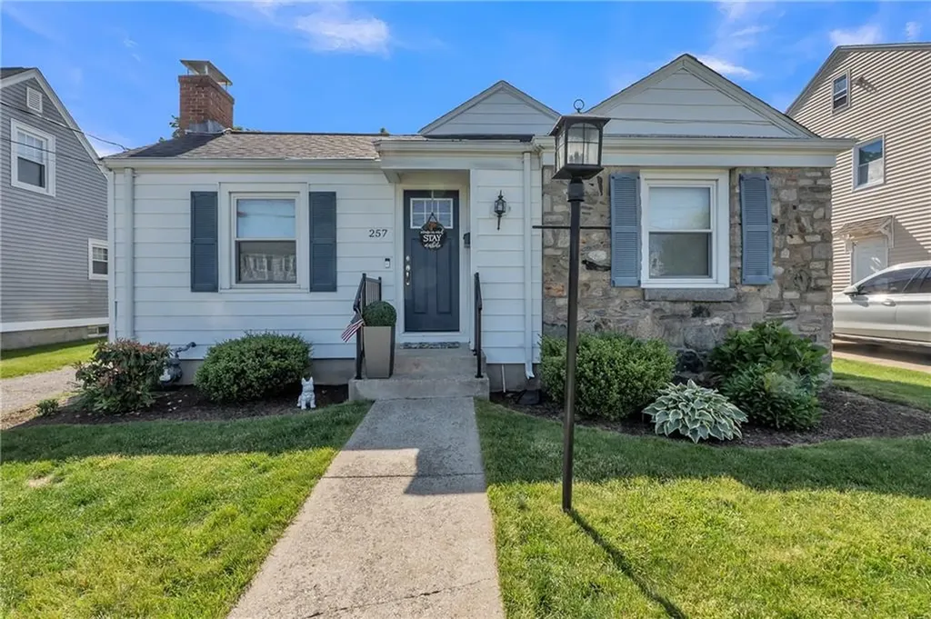 257 Woodhaven Road Pawtucket RI 02861