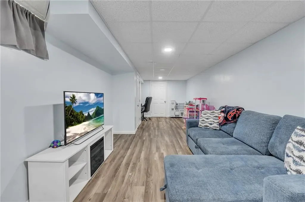 257 Woodhaven Road Pawtucket RI 02861