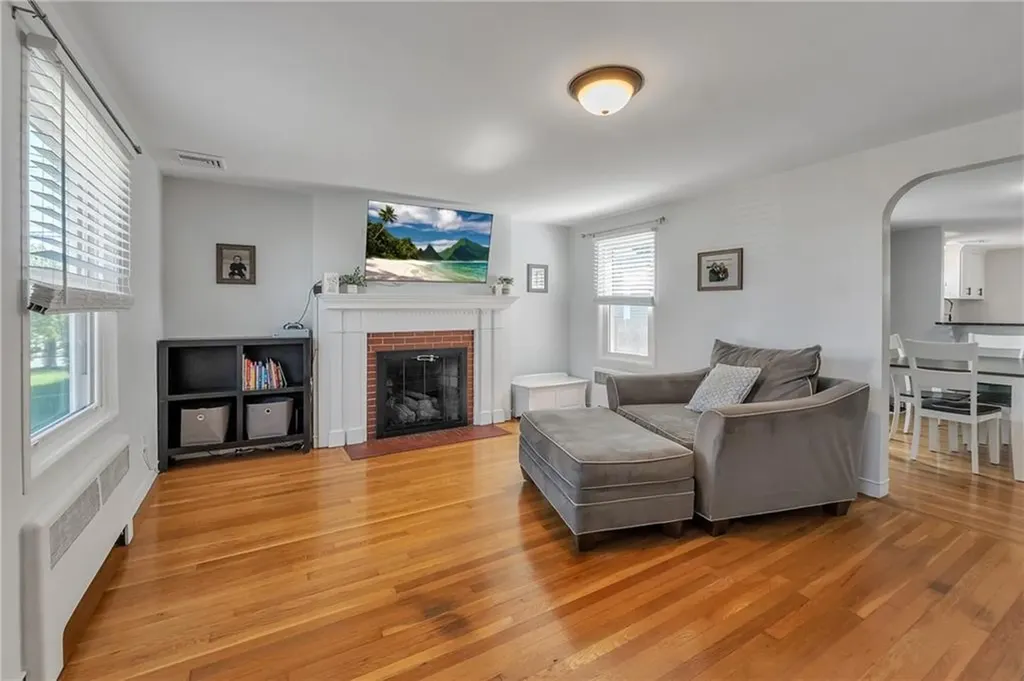 257 Woodhaven Road Pawtucket RI 02861