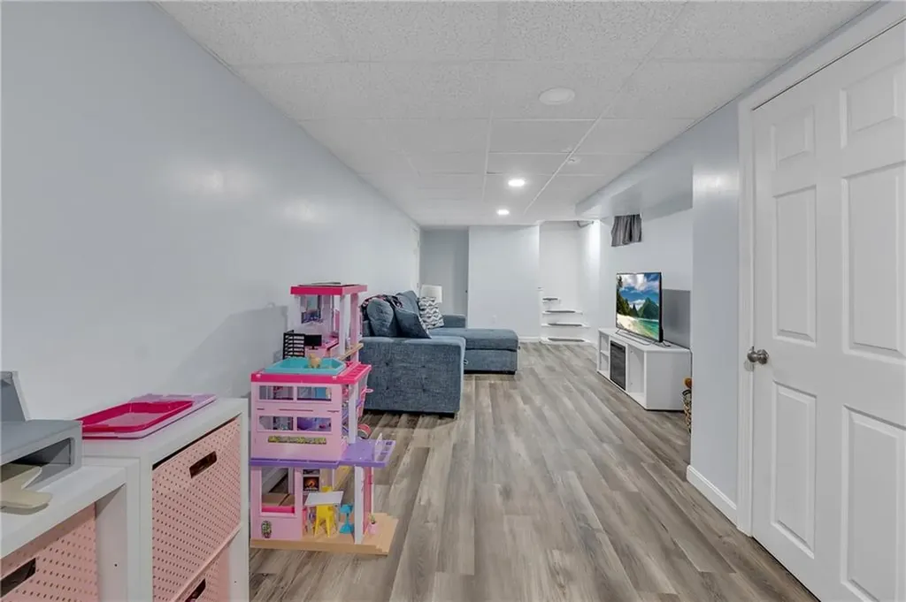 257 Woodhaven Road Pawtucket RI 02861