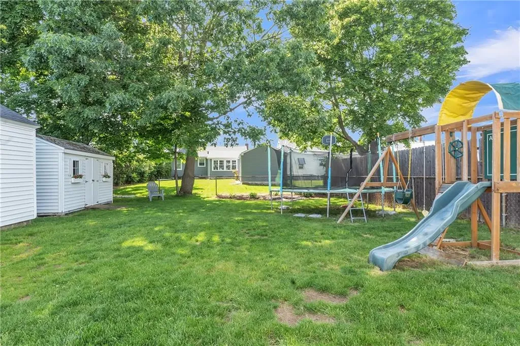 257 Woodhaven Road Pawtucket RI 02861