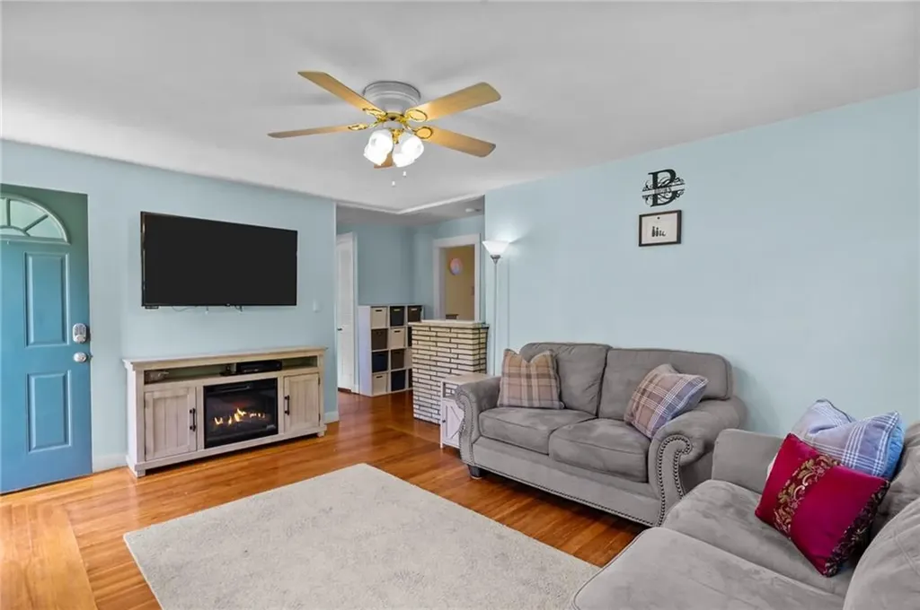 13 Angela Court North Providence RI 02904