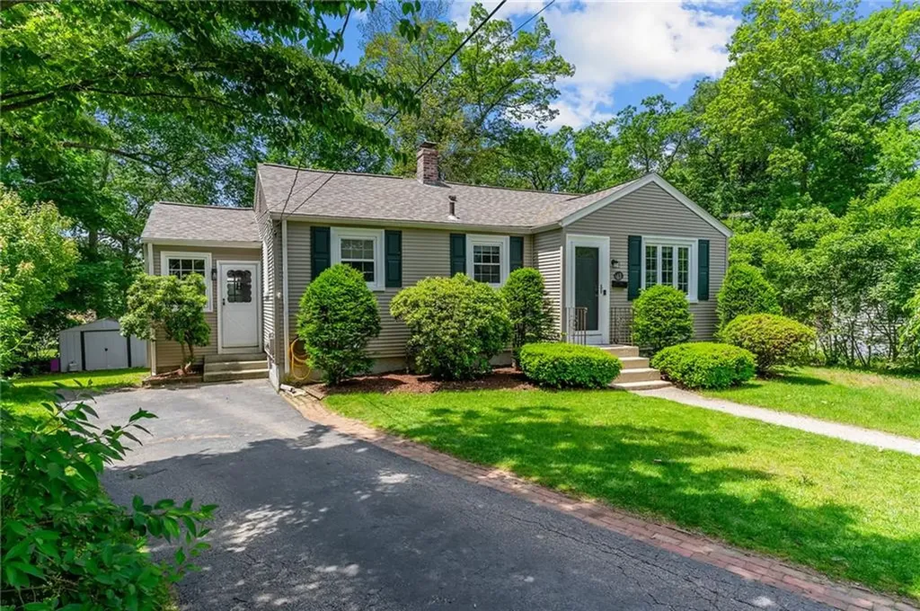 13 Angela Court North Providence RI 02904
