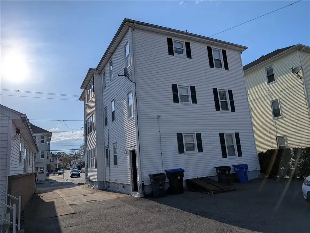 341 Academy Avenue Providence RI 02908