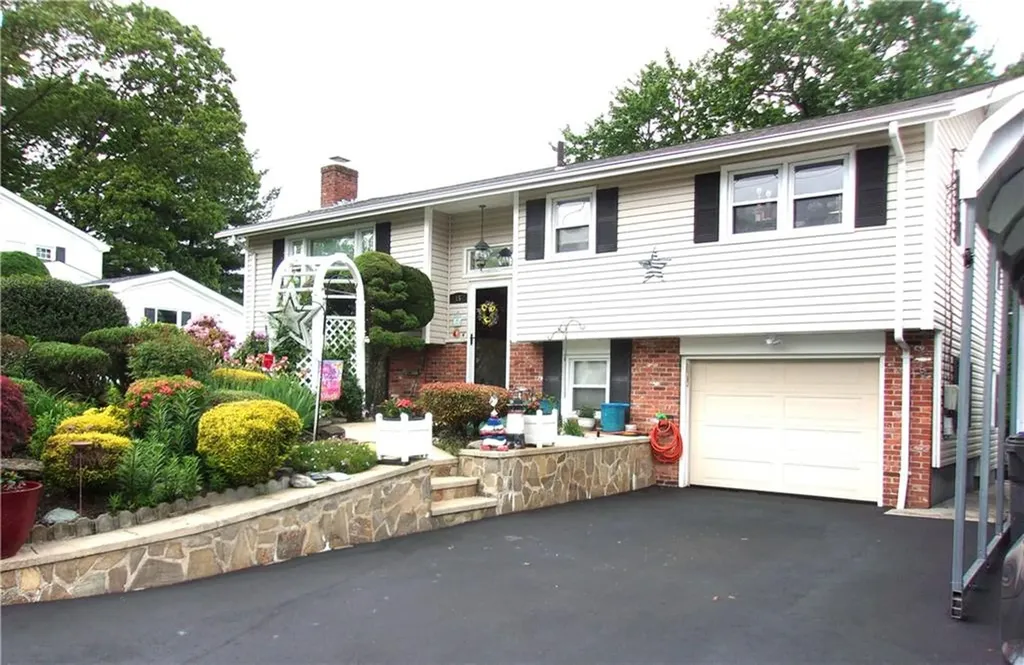 15 Ponderosa Drive West Warwick RI 02893