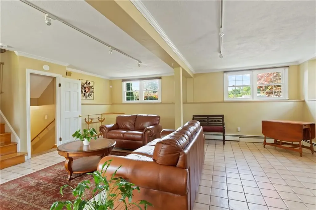 35 Benjamin Avenue Cranston RI 02920