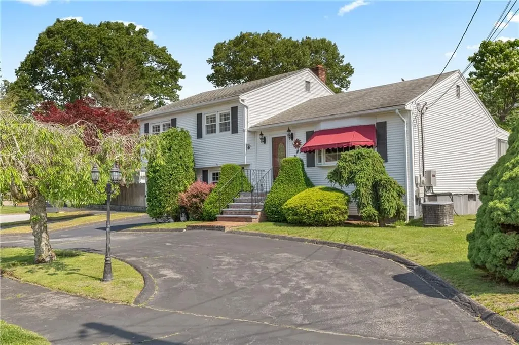 35 Benjamin Avenue Cranston RI 02920