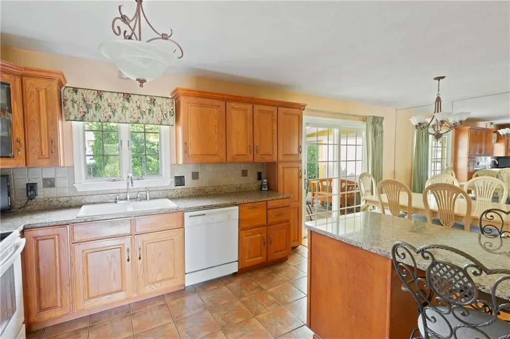 35 Benjamin Avenue Cranston RI 02920