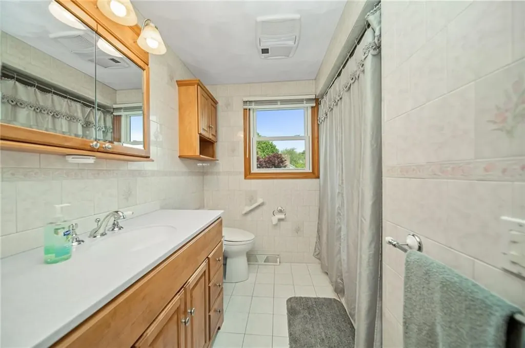 32 Myron Street West Warwick RI 02893