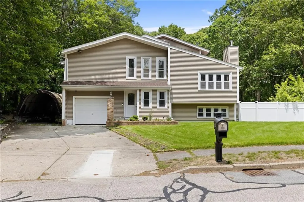 67 Highwood Drive Coventry RI 02816