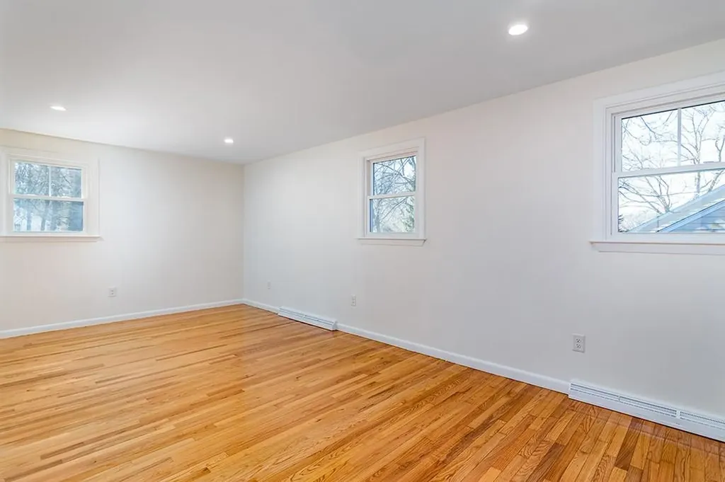 332 Tiffany Avenue Warwick RI 02889