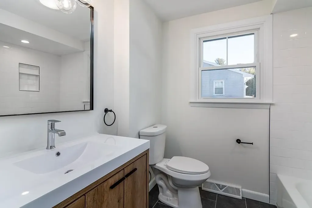 332 Tiffany Avenue Warwick RI 02889