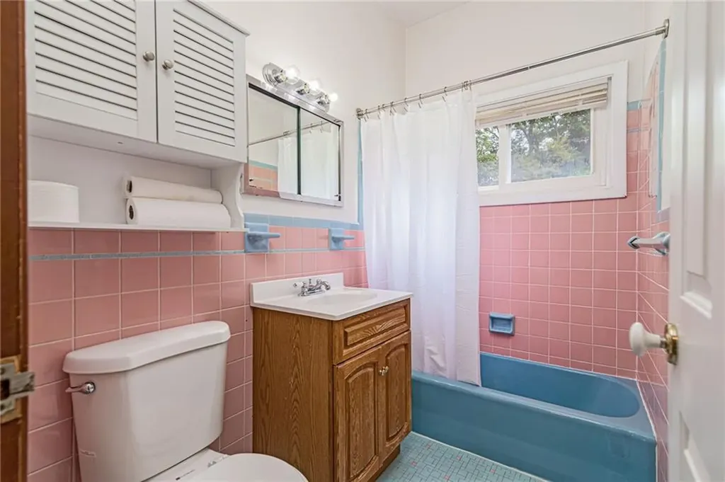 7 Stuart Street Westerly RI 02891