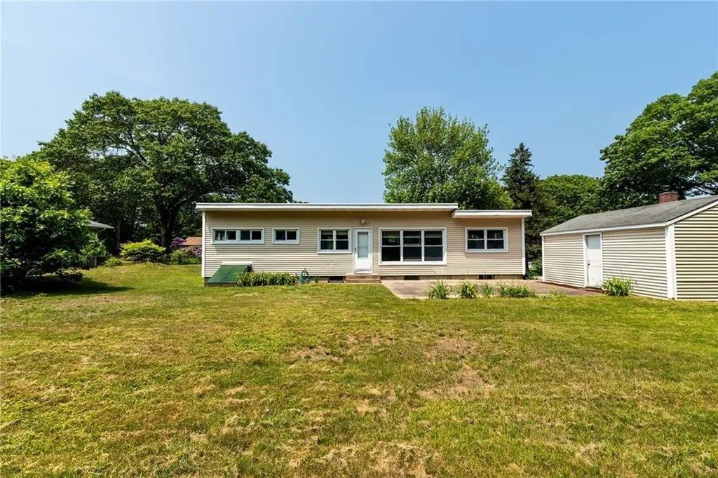 7 Stuart Street Westerly RI 02891