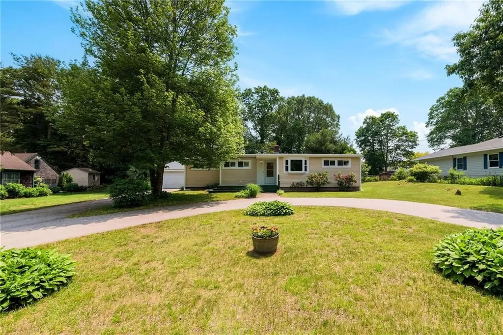 7 Stuart Street Westerly RI 02891