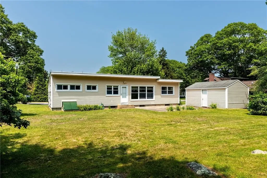 7 Stuart Street Westerly RI 02891