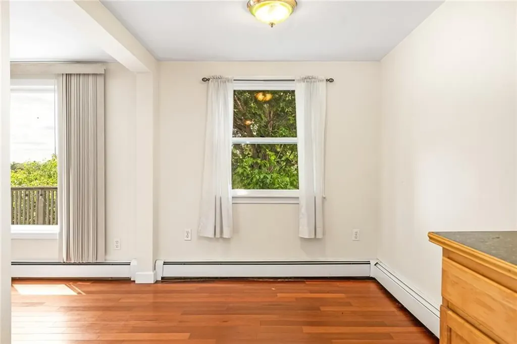 44 Summit Road Portsmouth RI 02871