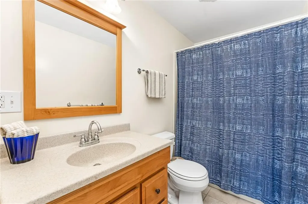 44 Summit Road Portsmouth RI 02871