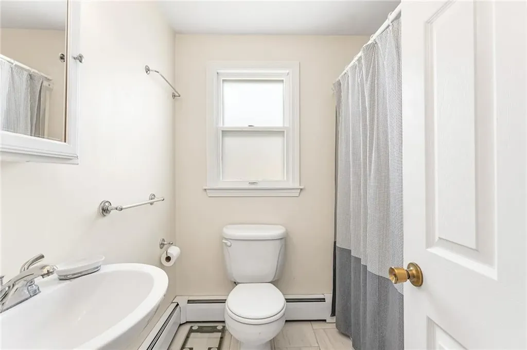 44 Summit Road Portsmouth RI 02871