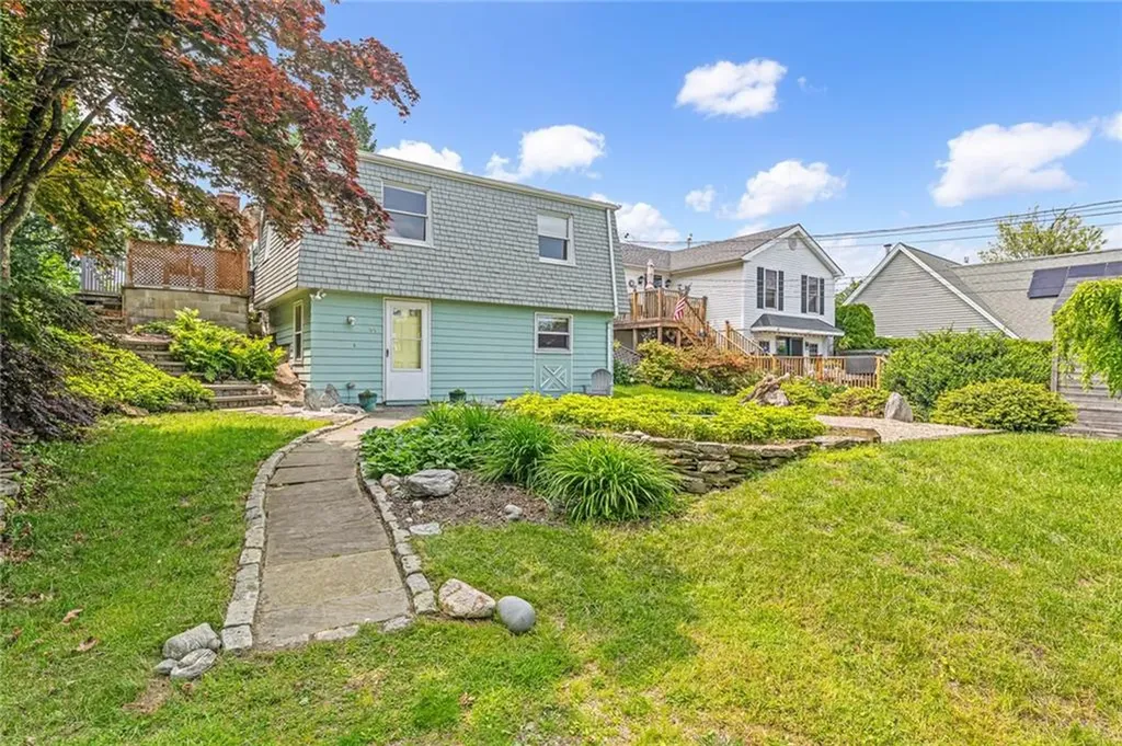 44 Summit Road Portsmouth RI 02871