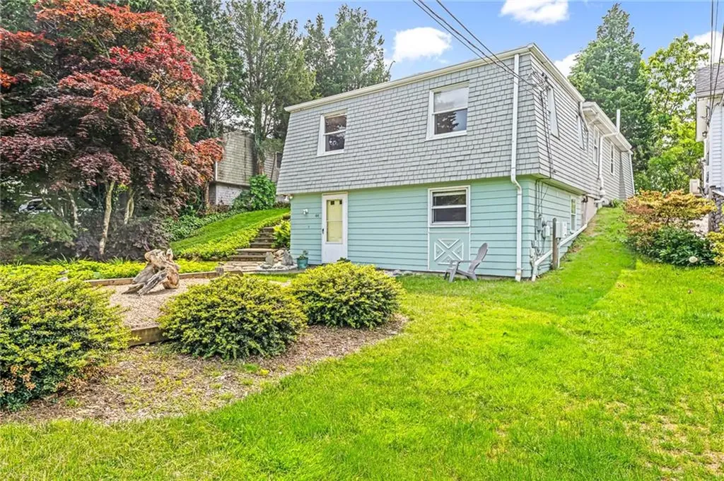 44 Summit Road Portsmouth RI 02871