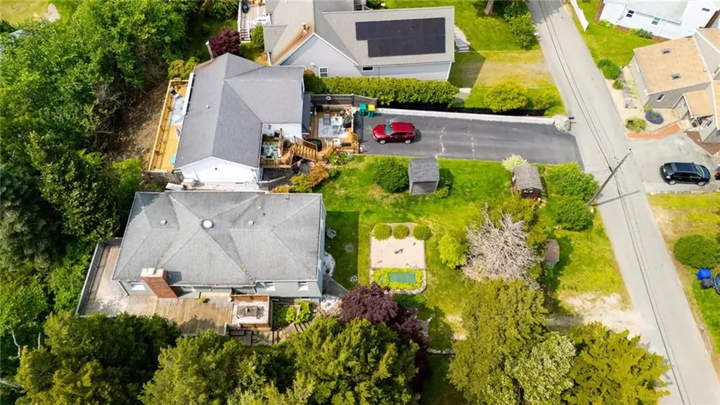 44 Summit Road Portsmouth RI 02871