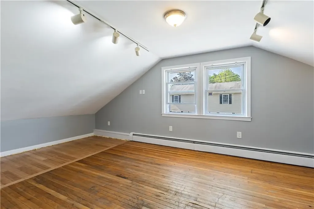 103 Henrietta Street Providence RI 02904