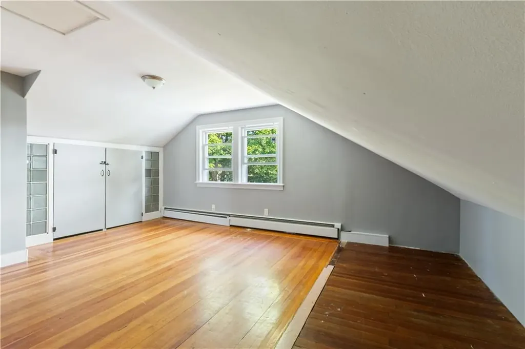 103 Henrietta Street Providence RI 02904