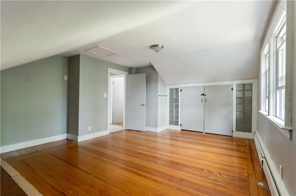 103 Henrietta Street Providence RI 02904