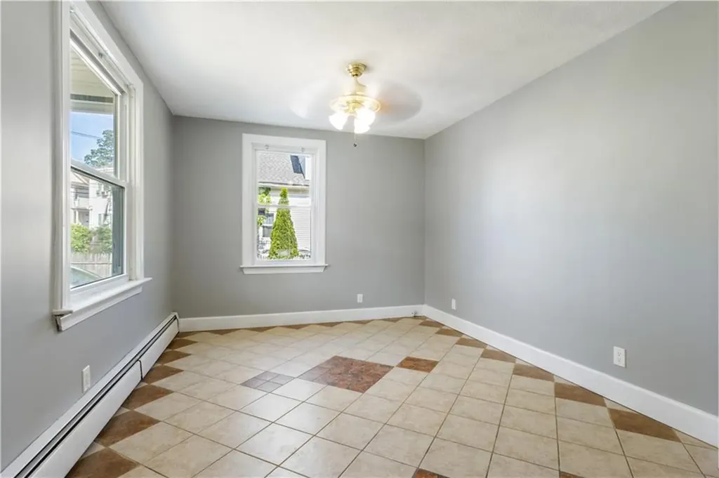 103 Henrietta Street Providence RI 02904