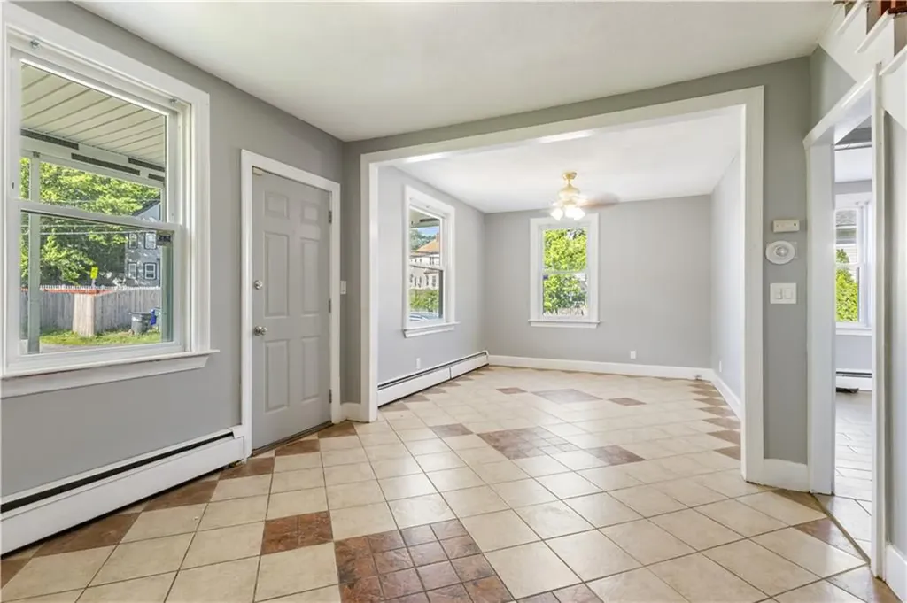 103 Henrietta Street Providence RI 02904
